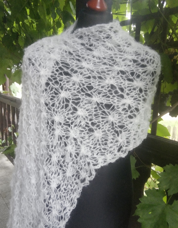 Biały szal z alpaką