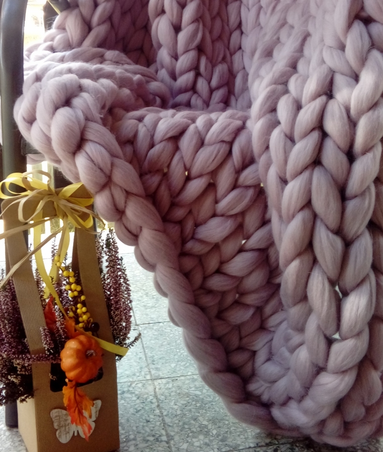 Koc narzuta z wełny czesankowej merynos, brudny róż