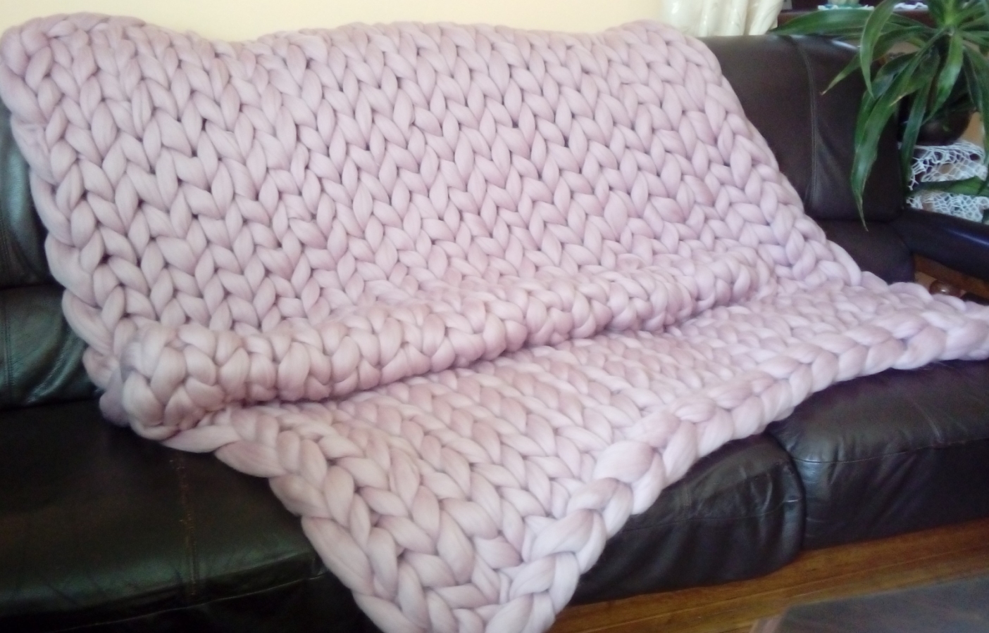 Koc narzuta z wełny czesankowej merynos, brudny róż