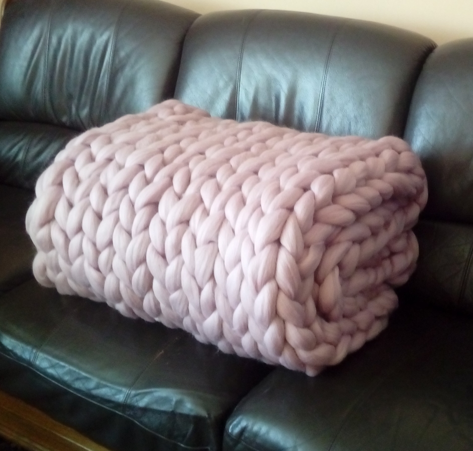 Koc narzuta z wełny czesankowej merynos, brudny róż