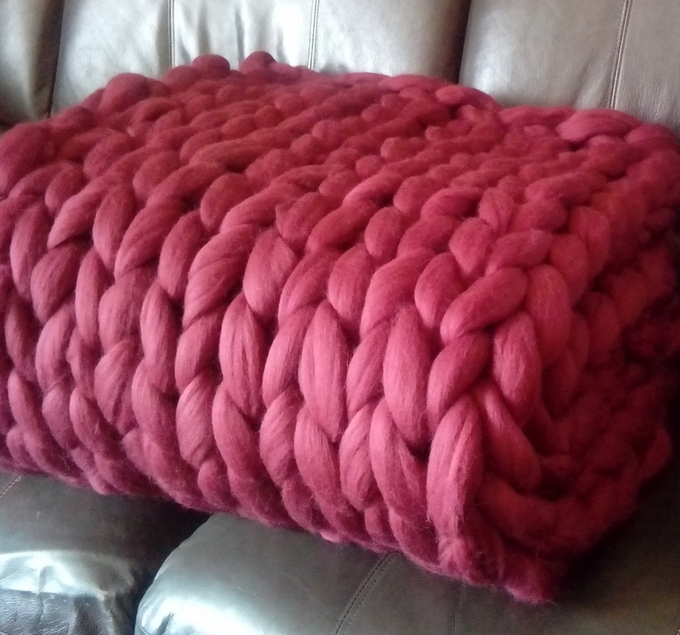 Duży koc narzuta z merynosa, bordowy