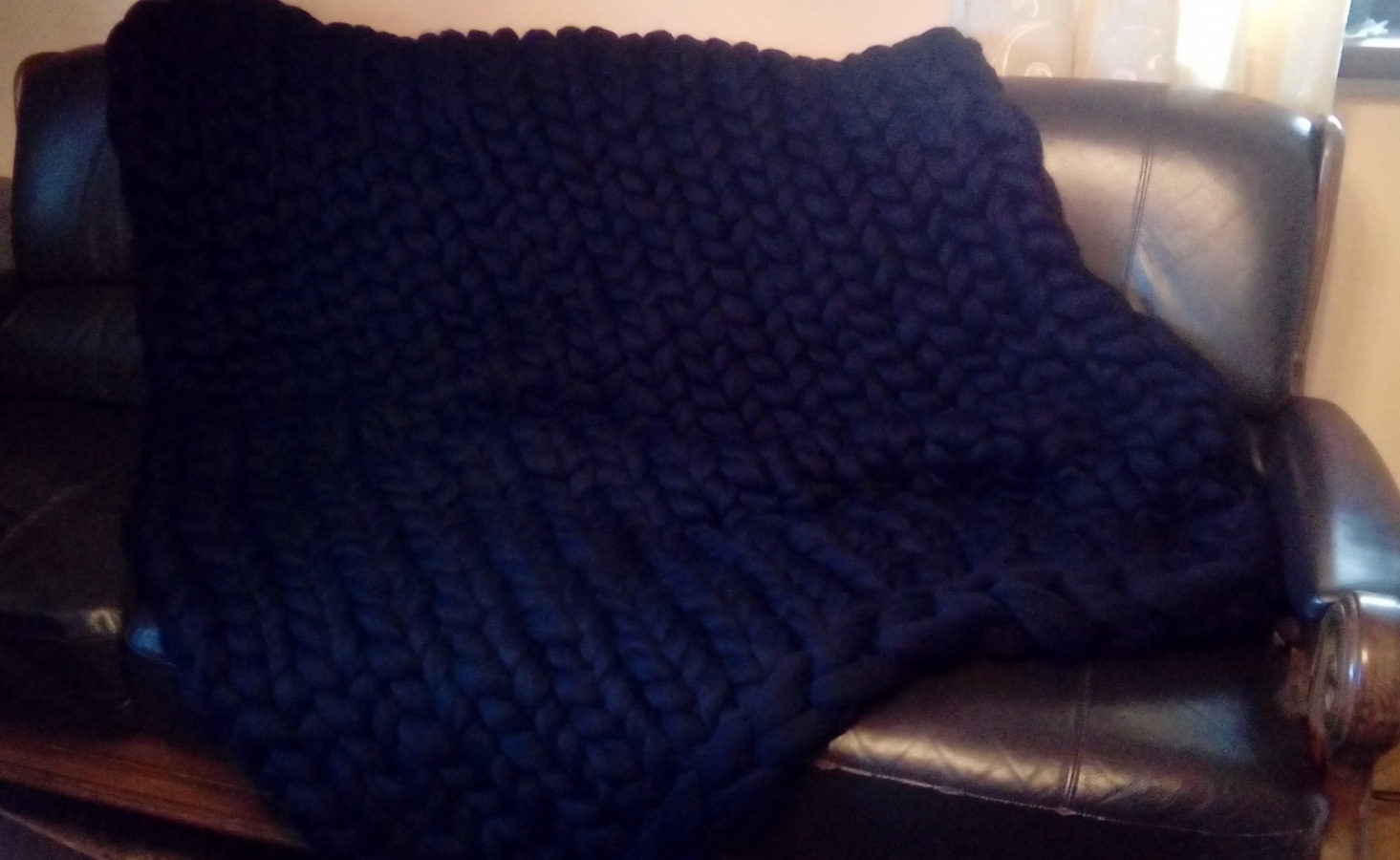 Duży koc z merynosa, czarny