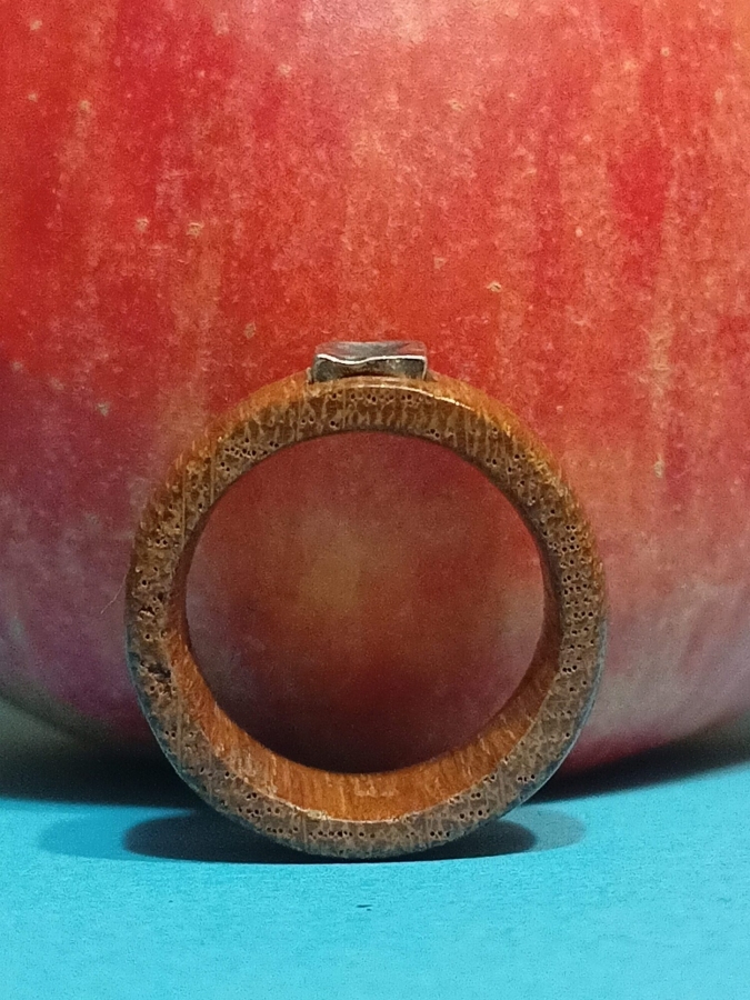 pierścionek trzeci z dębu i srebra