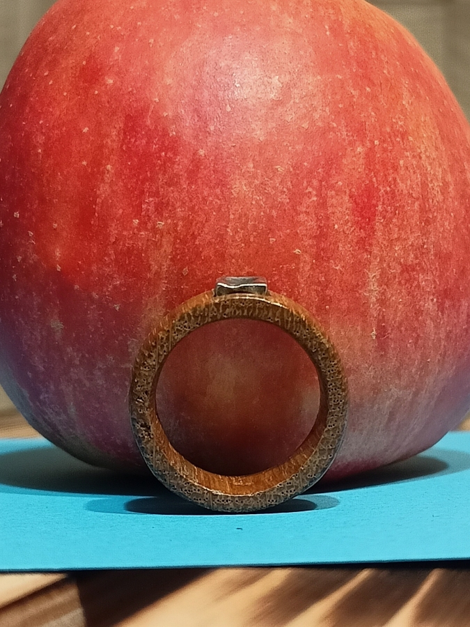 pierścionek trzeci z dębu i srebra