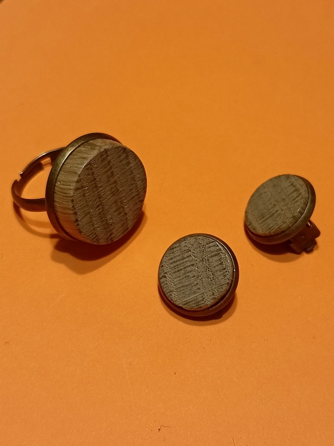 pierścionek czwarty z dębu