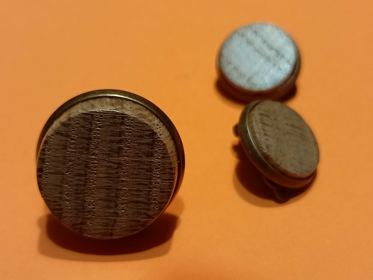 pierścionek czwarty z dębu