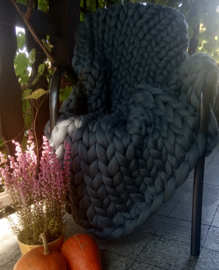 Koc narzuta z wełny czesankowej merynos, szary