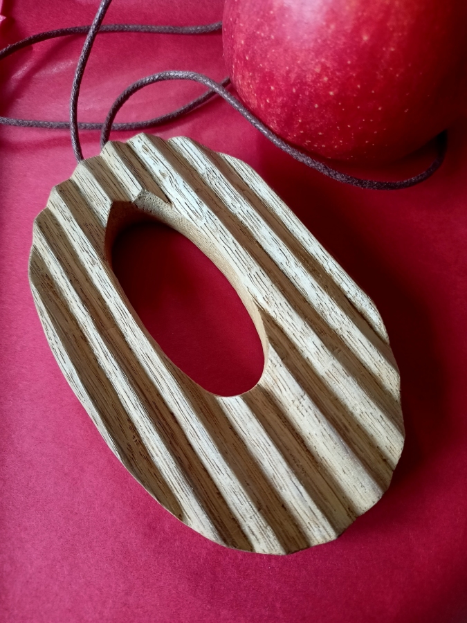 naszyjnik z drewna dębu dziupla druga