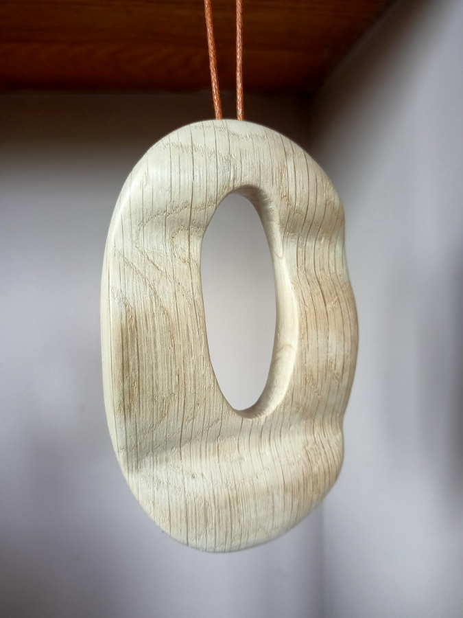 naszyjnik z drewna dębu dziupla czwarta