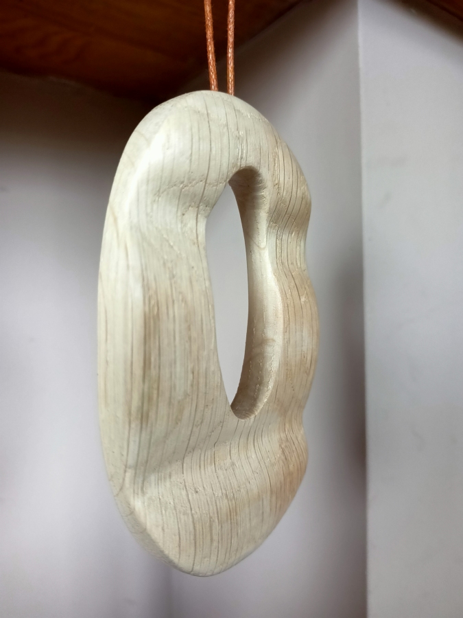 naszyjnik z drewna dębu dziupla czwarta