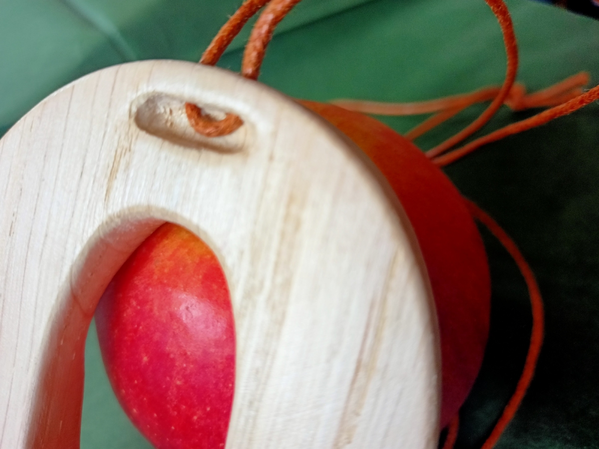 naszyjnik z drewna dębu dziupla czwarta