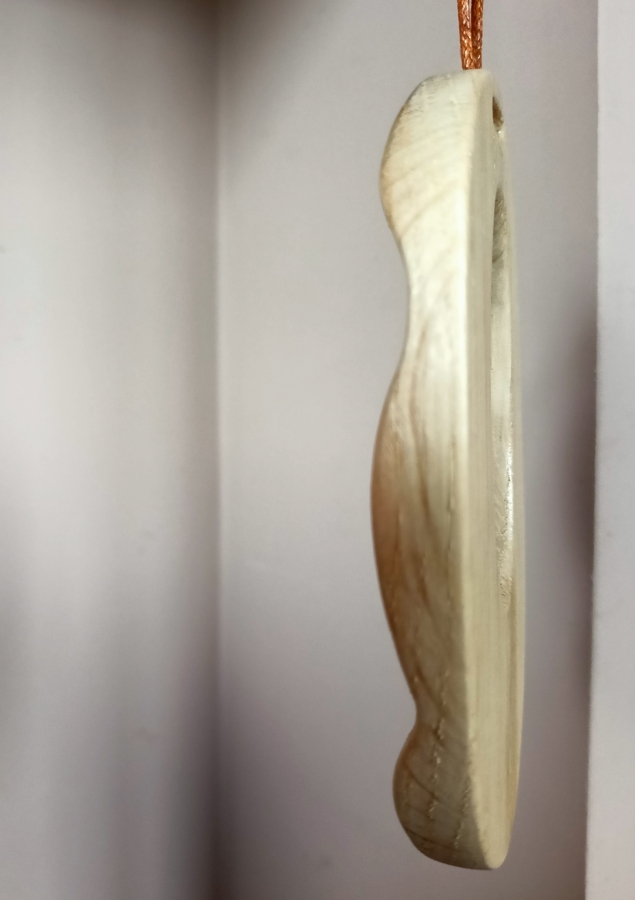 naszyjnik z drewna dębu dziupla czwarta