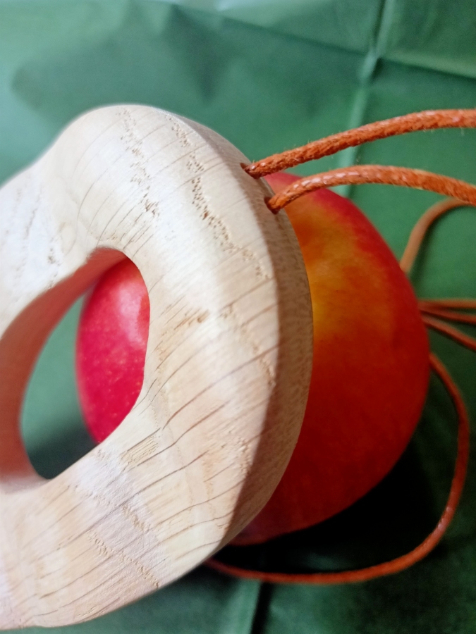 naszyjnik z drewna dębu dziupla czwarta