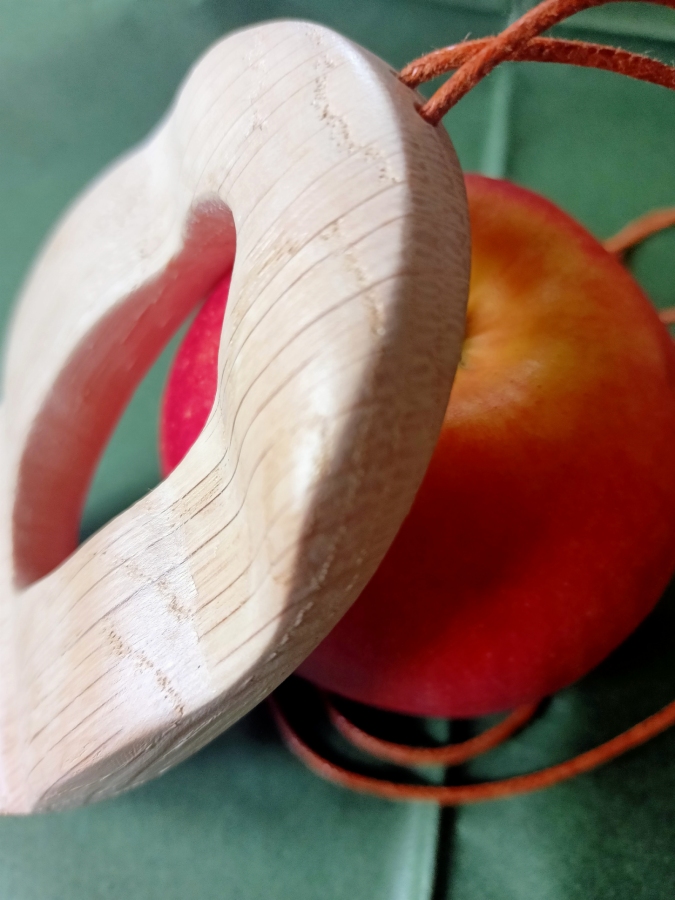 naszyjnik z drewna dębu dziupla czwarta