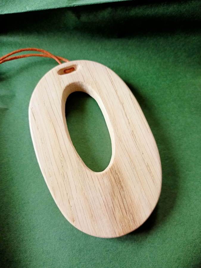 naszyjnik z drewna dębu dziupla czwarta