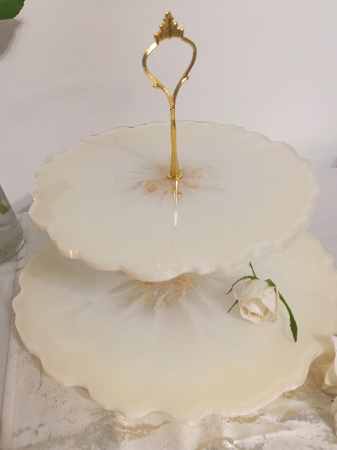 Dwupoziomowa patera z żywicy epoksydowej