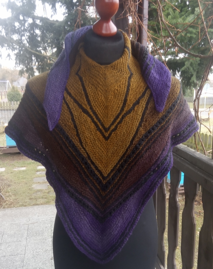 Chusta narzutka na drutach