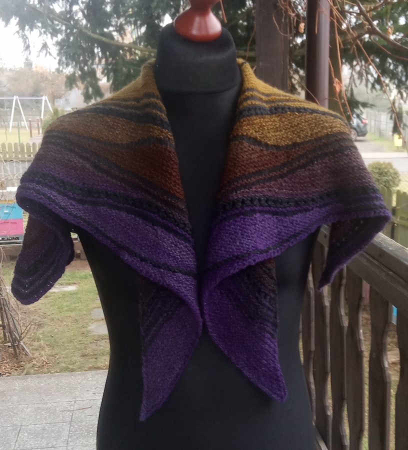 Chusta narzutka na drutach