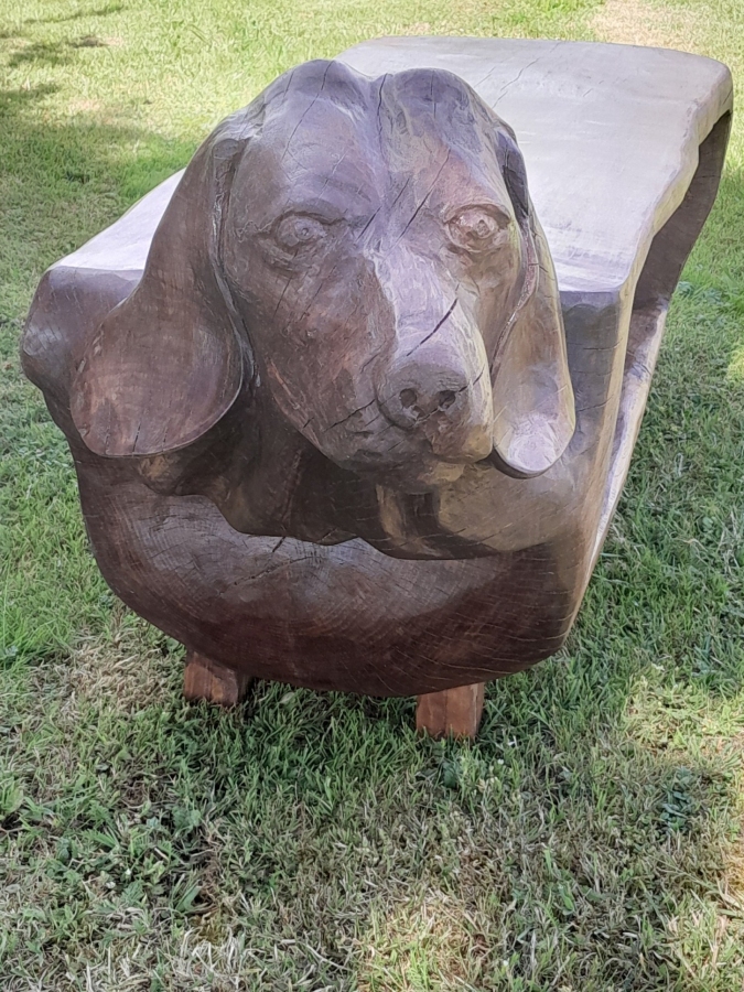 Stolik kawowy rzeźbiony 