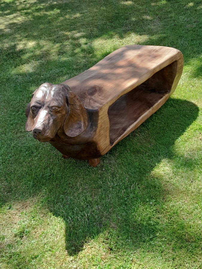 Stolik kawowy rzeźbiony 