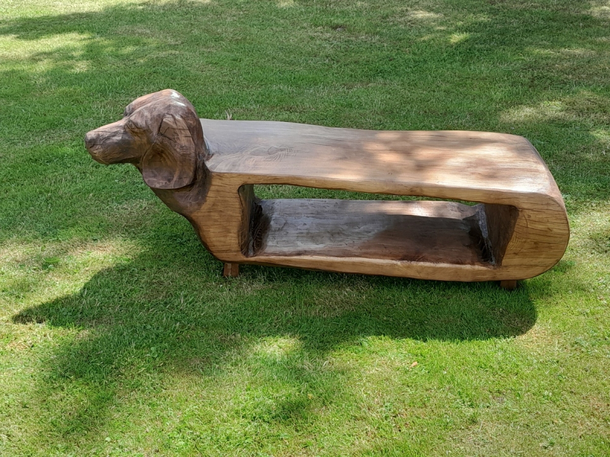 Stolik kawowy rzeźbiony 