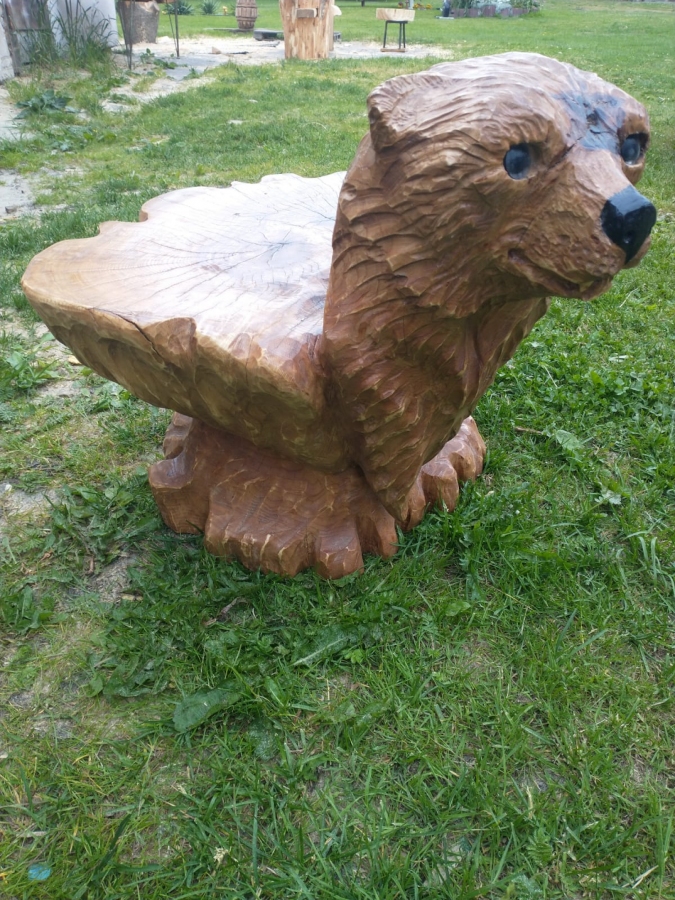 Stolik kawowy rzeźbiony 