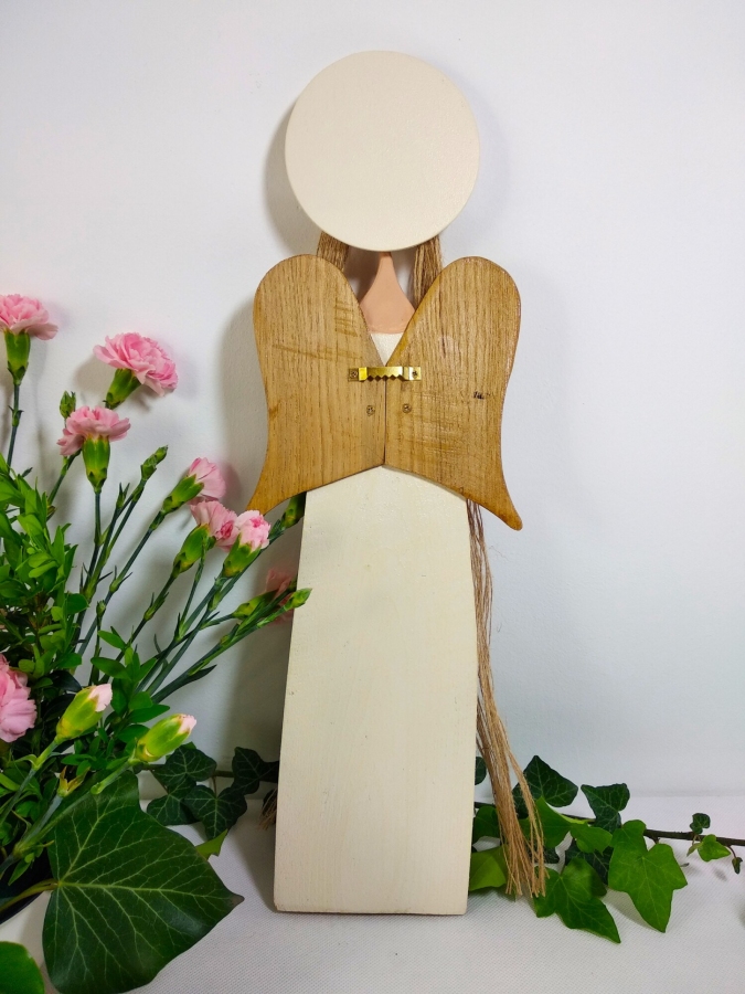 Anioł „Czułość” – Anioł pełen kobiecej delikatności.