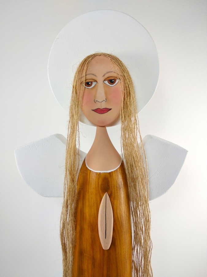 Anioł „Spokój” - zamknięty w drewnie oddech natury.