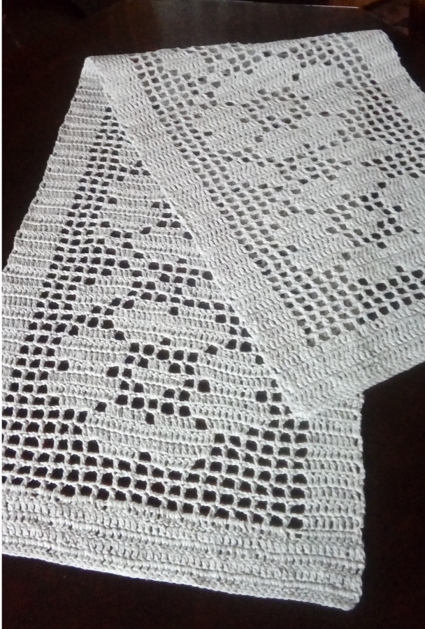 Bieżnik romantyczny w kwiaty