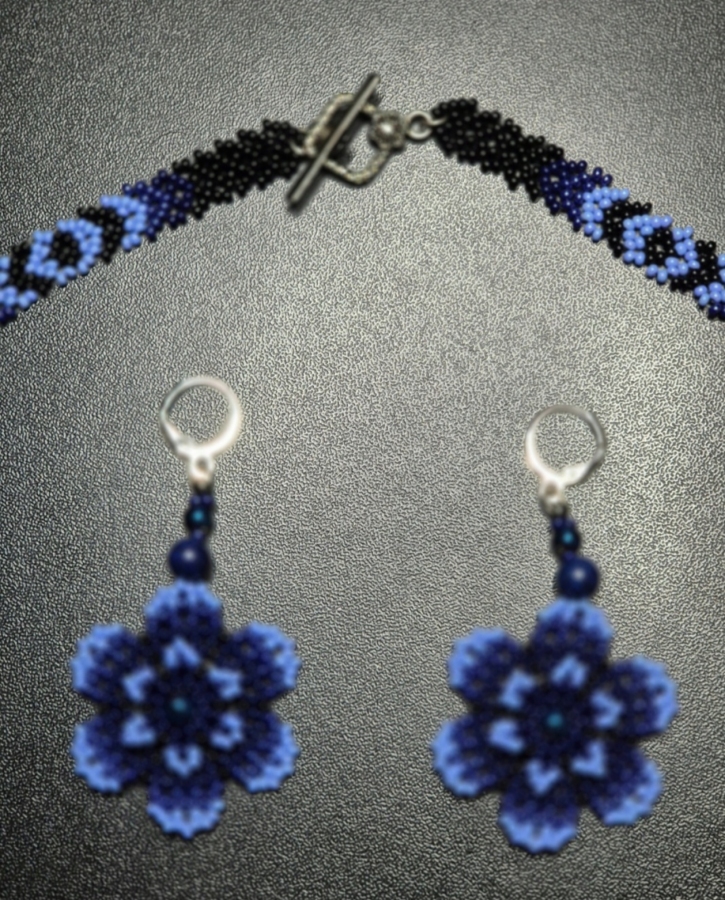 Zestaw Naszyjnik i kolczyki z koralików Nocny Kwiat
