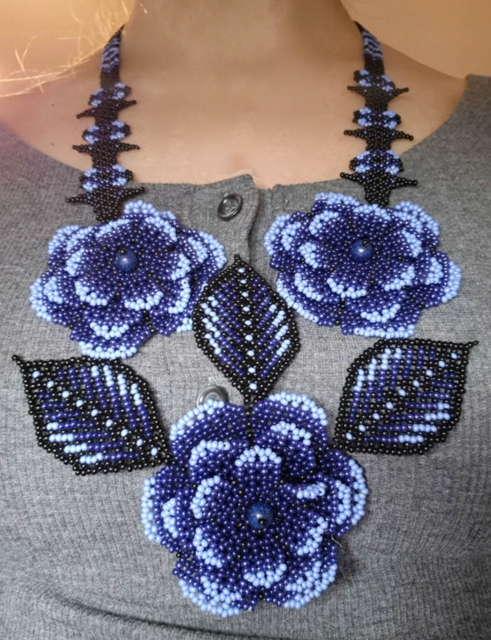 Zestaw Naszyjnik i kolczyki z koralików Nocny Kwiat