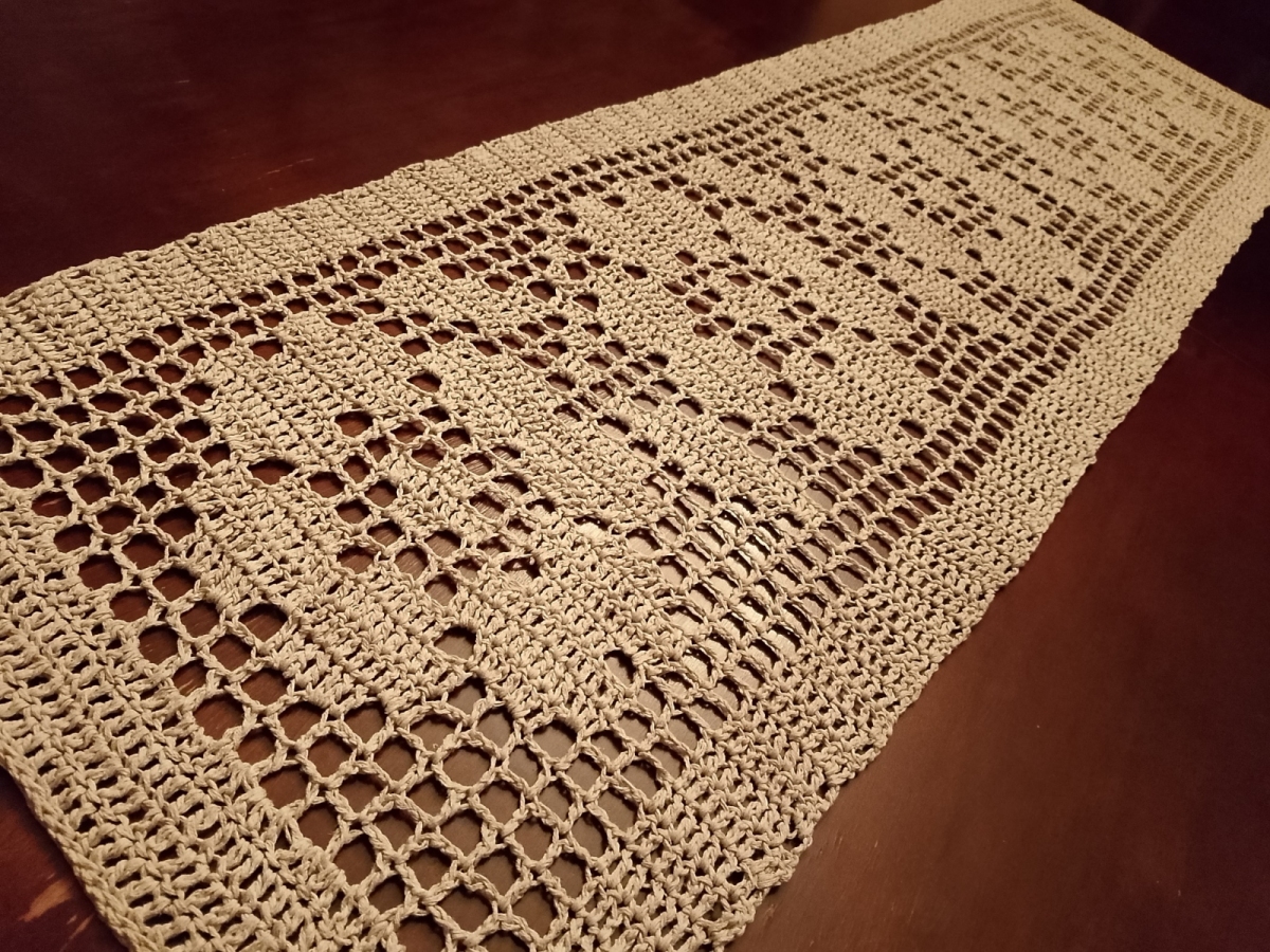 Bieżnik romantyczny w kwiaty, beżowy