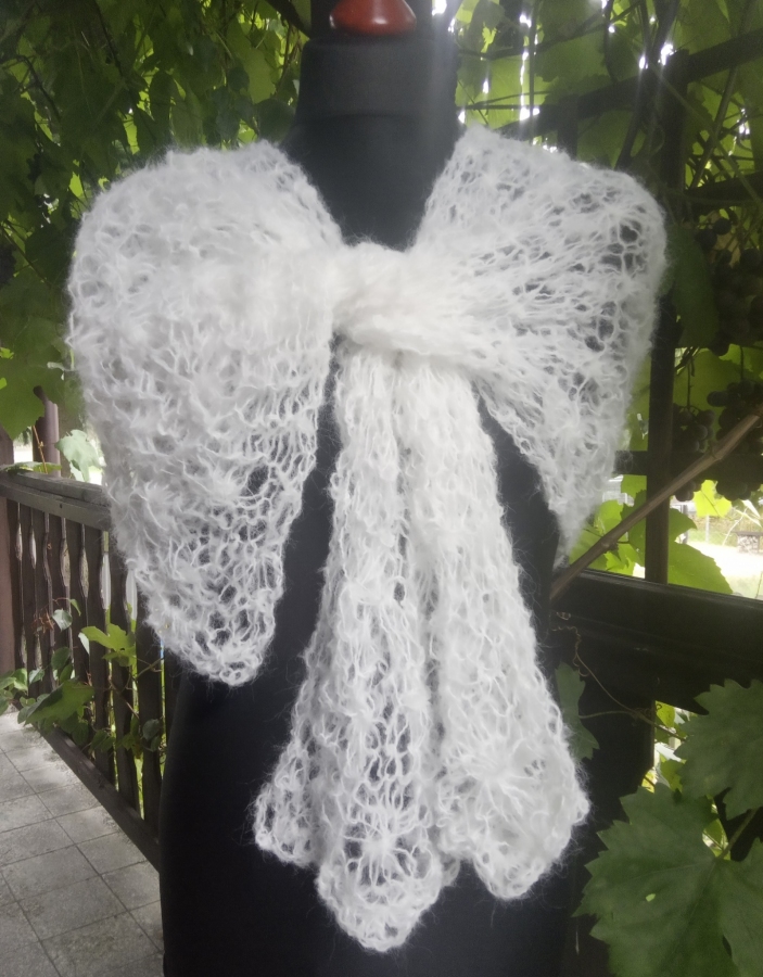 Biały szal z alpaką