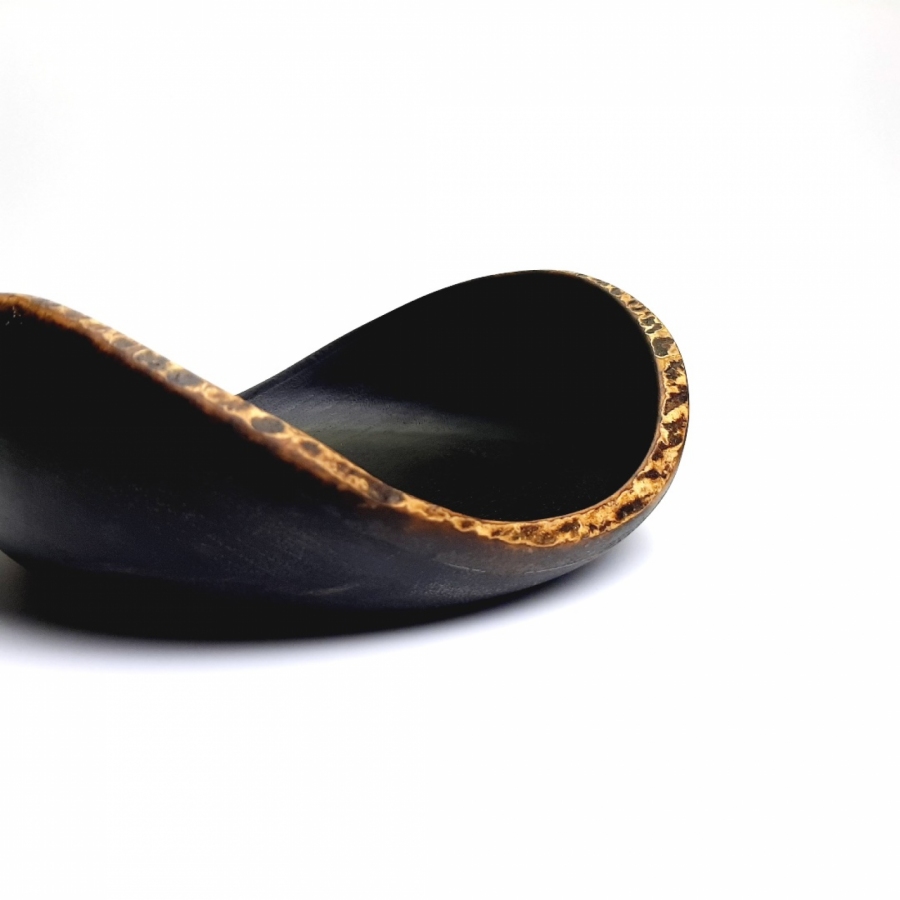 Miseczka z orzecha ręcznie toczona – Cień i Blask