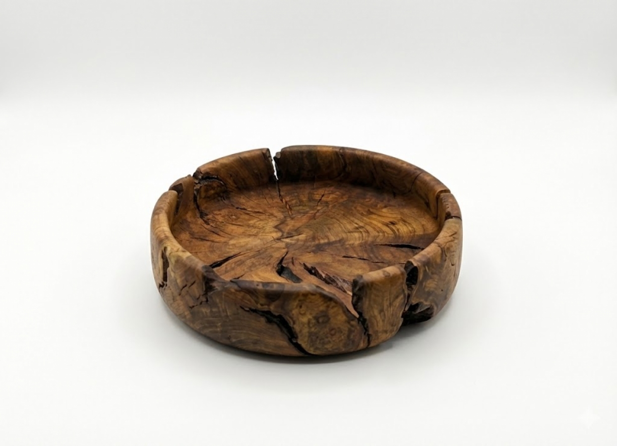 Patera z korzenia jabłoni – drewniane rękodzieło na stół
