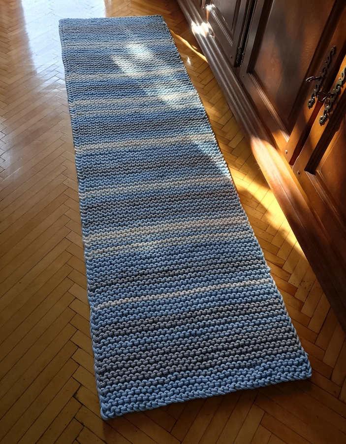 Chodnik ze sznurka, na drutach