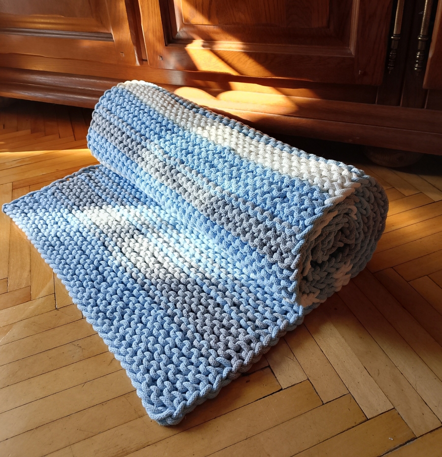 Chodnik ze sznurka, na drutach