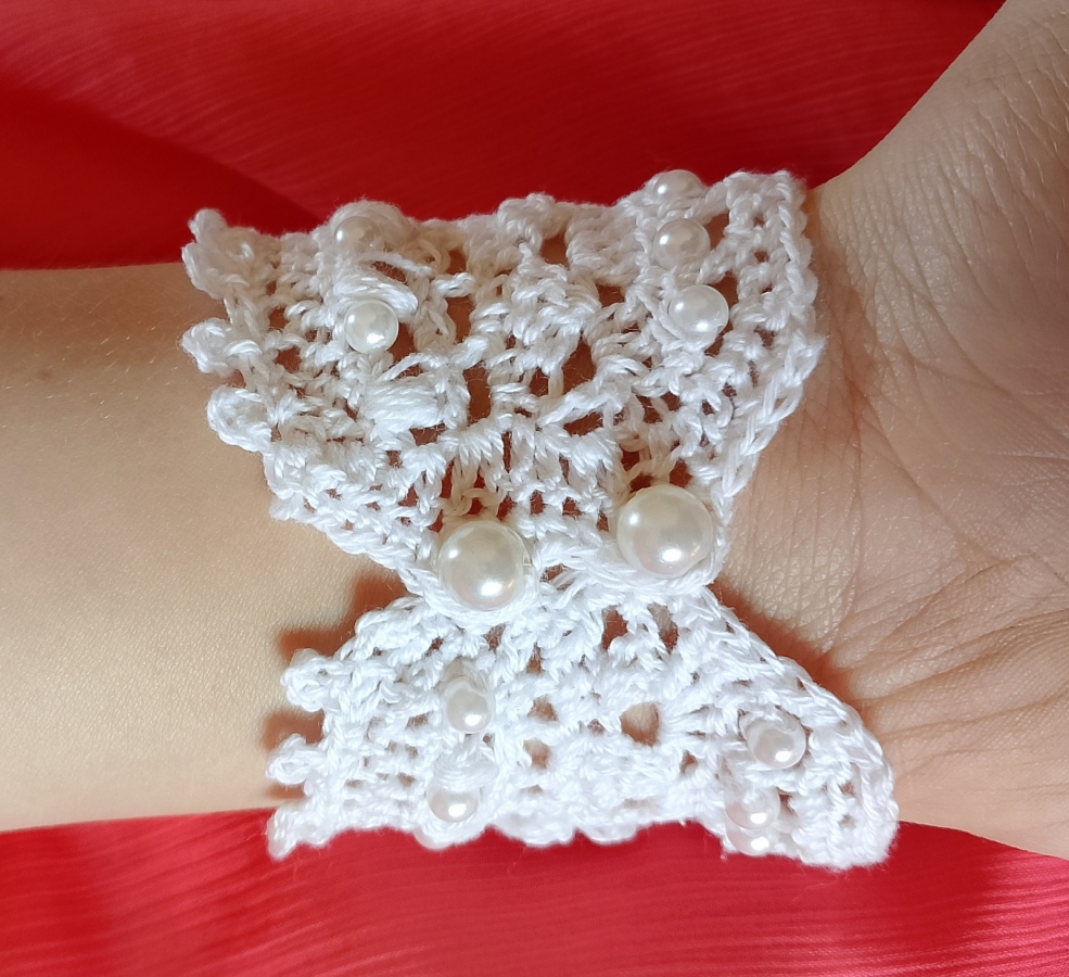 Biała bransoletka BOHO