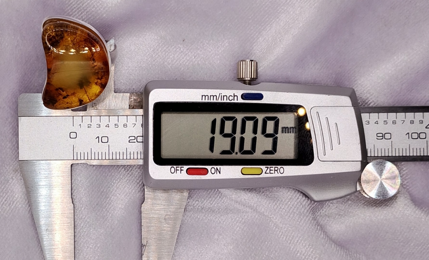 Pierścionek z bursztynem Rozmiar/Średnica wew. (mm) 20/19,09