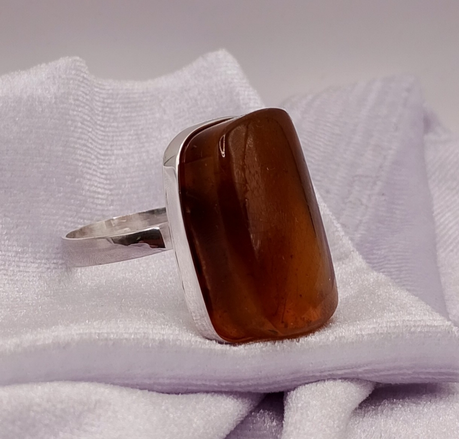 Pierścionek Srebro i Bursztyn roz.24