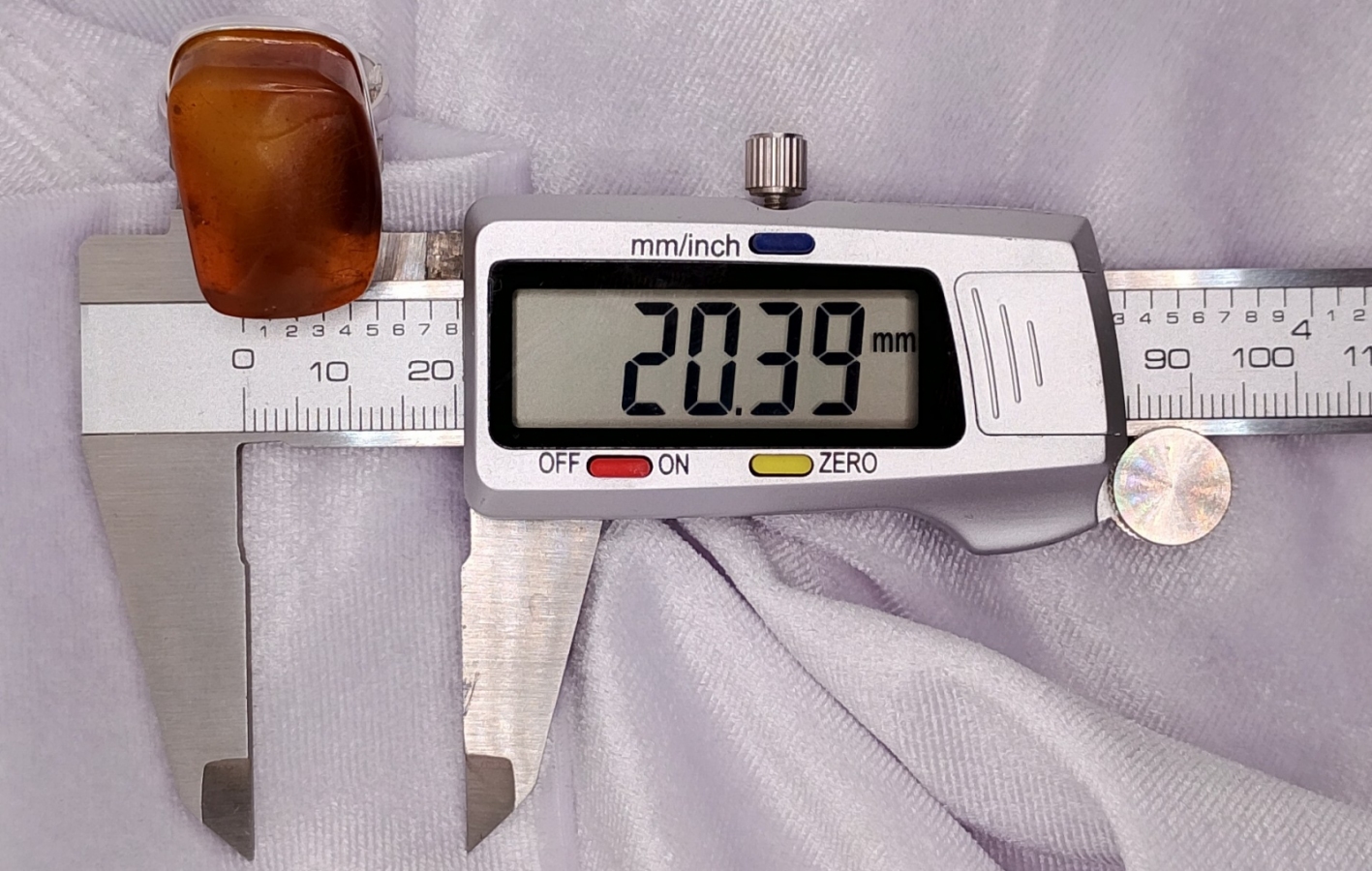 Pierścionek Srebro i Bursztyn roz.24