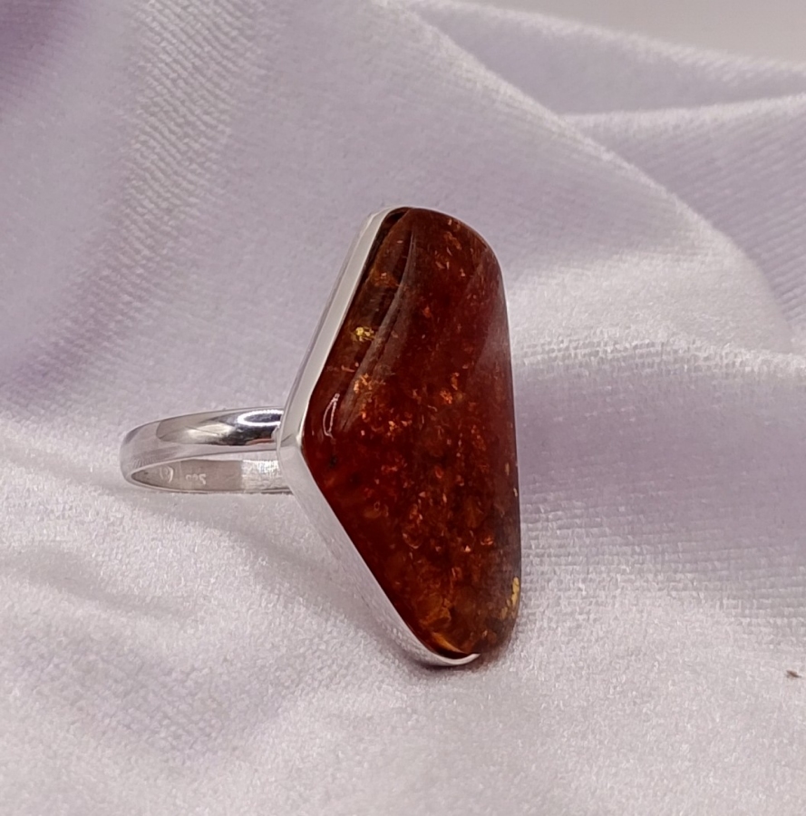 Pierścionek Srebro i Bursztyn roz.23