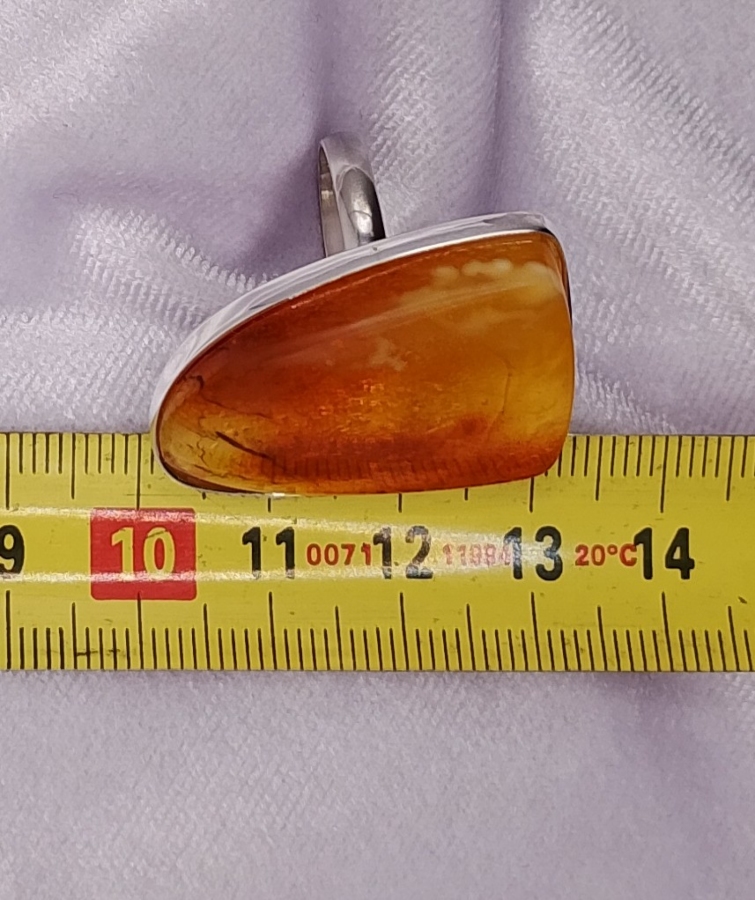 Pierścionek Srebro i Bursztyn roz.20