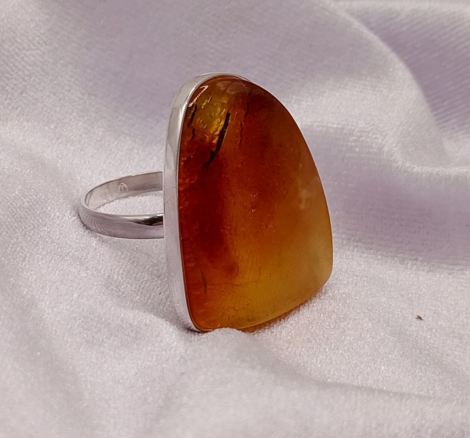 Pierścionek Srebro i Bursztyn roz.20