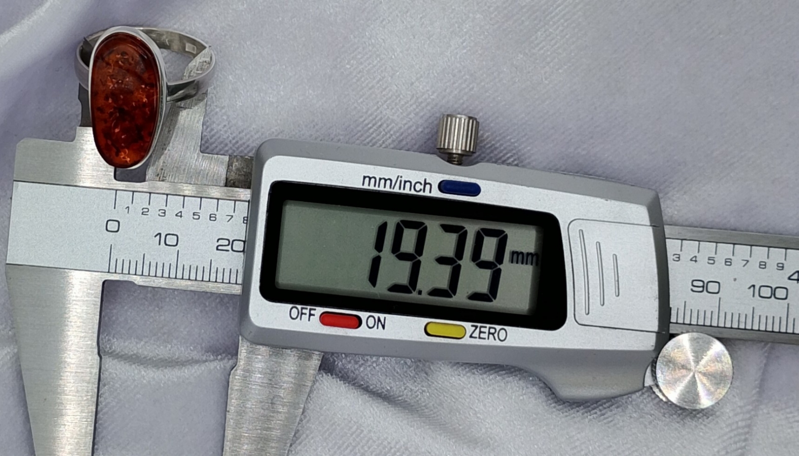 Pierścionek Srebro i Bursztyn roz.21