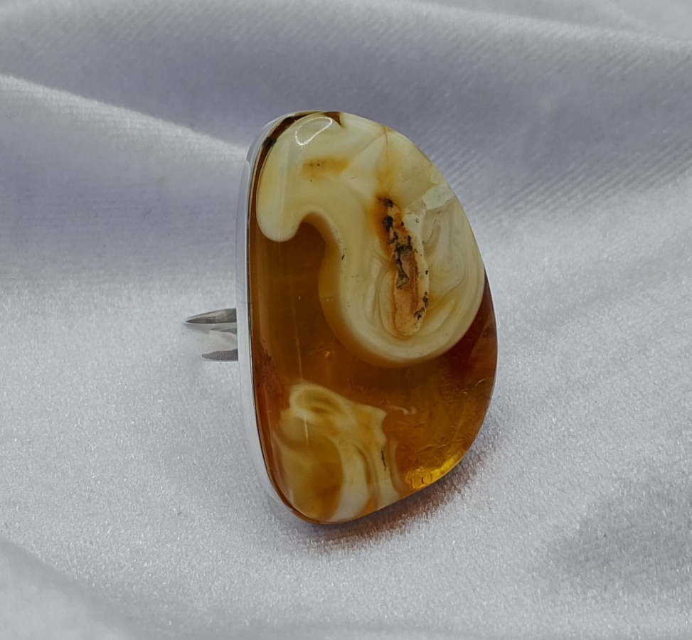 Pierścionek Srebro i Bursztyn roz.28