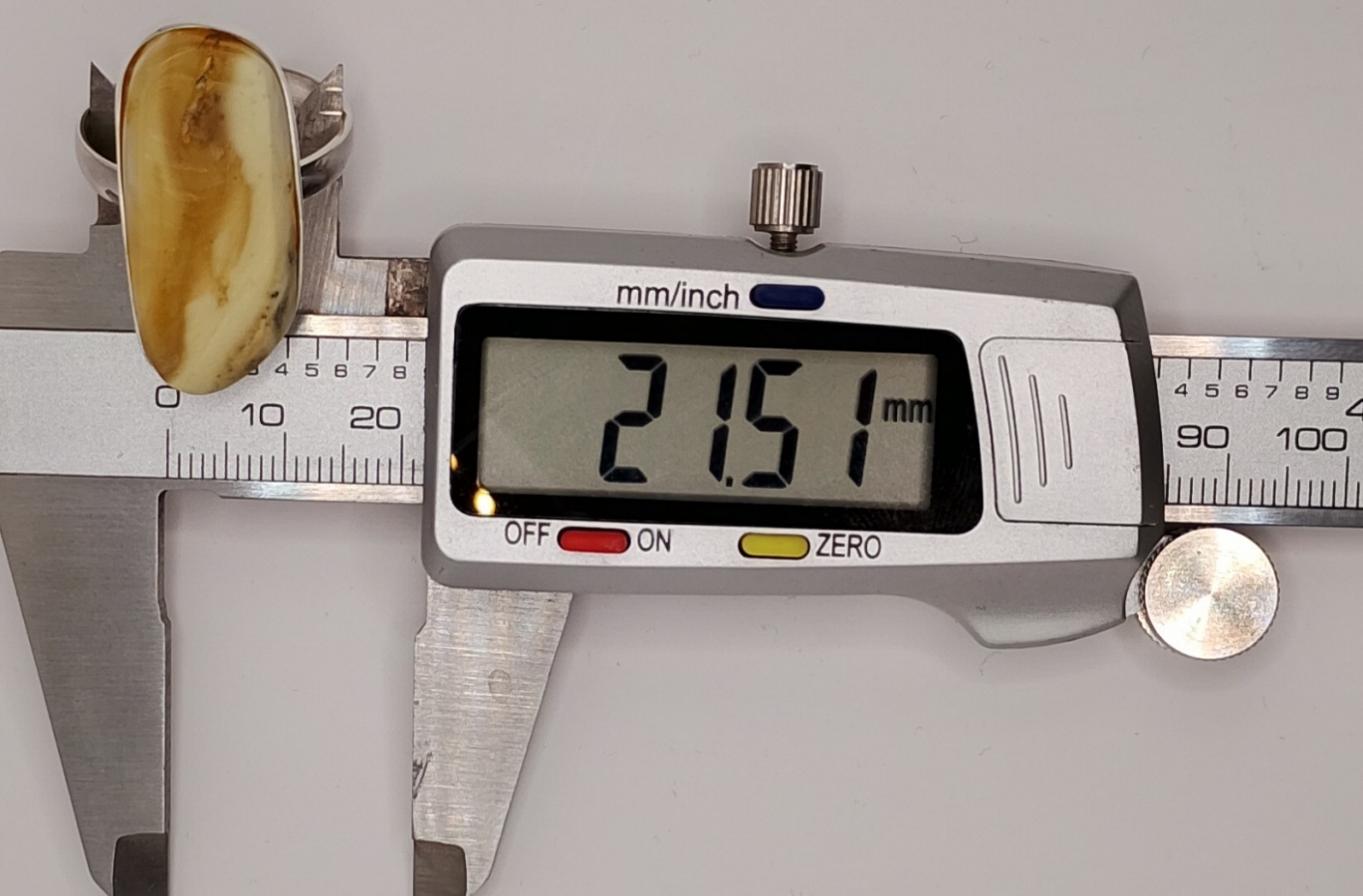 Pierścionek Srebro i Bursztyn roz.27