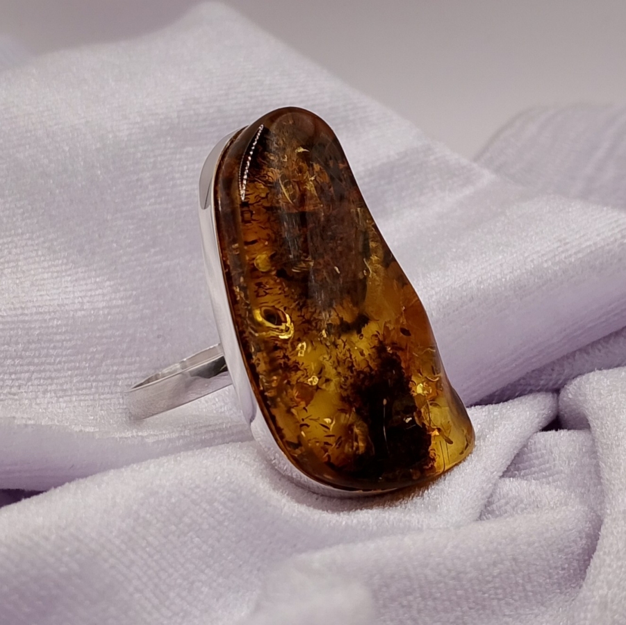 Pierścionek Srebro i Bursztyn roz.23