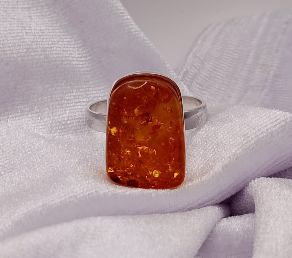 Pierścionek Srebro i Bursztyn roz.25