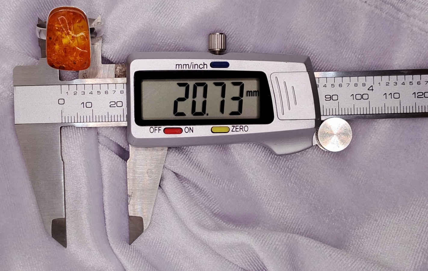 Pierścionek Srebro i Bursztyn roz.25